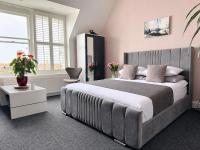 Penthouse Suite, Sea View, Close to Shops, Beach and Train - Bed and Breakfast Saint Leonards-on-Sea