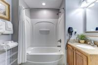 Fully Equipped Lake View Condo! - B&B Orlando