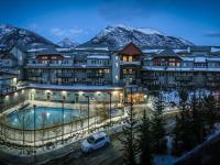 Luxury Penthouse 2 Bdrm Condo with 180 Degree View and Outdoor Pool - B&B Canmore