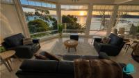 Azure Vista -Absolute Waterfront, Panoramic Views - B&B Belmont