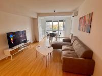 Modern & Bright Apartment with Vardar River view - Ferienwohnung Skopje