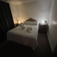Cozy En-Suite Room with full Home Access - B&B Harrow