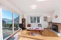 Appartamento con 3 Camere da Letto e Vista Lago