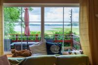 Domek z widokiem na jezioro Narie - B&B Kretowiny