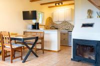 Domek z widokiem na jezioro Narie - B&B Kretowiny