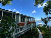 Lakefront with Dock on Private Lake Florence near Montverde Academy - B&B Montverde