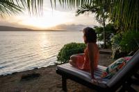 Karma Waters - Private Oceanfront & Reef Villa - B&B Port-Havannah
