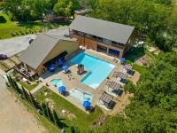 Kemper's Cabin by Silver Dollar City - Ideally located - B&B Branson