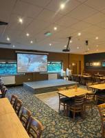Pet Friendly 2-Bed Lodge Sleeps 5 Pool & Parking - B&B Caernarfon
