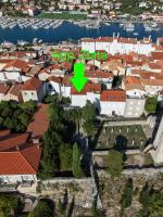 Apartments Zlata In the Heart of the Old Town, Close to the Beach - Chambres d'hôtes Rab