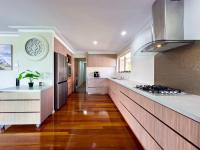 Waterfront Retreat with Pool & Pontoon Broadbeach - B&B Gold Coast