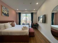 Studio Apartment with King Bed
