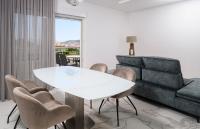Brand new Luxury apartment G & L with sea view - B&B Trogir