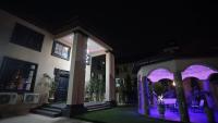 Modern Palm Villa New Legon Gated Retreat - B&B Apenkwa