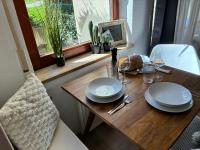 Eckis Saeck 1-Zimmer-Appartement Kochzeile WLAN Parkplatz - B&B Bad Säckingen
