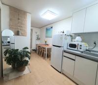 군자역 5분, 침실 2개, 퀸침대 3개, 최대인원 6명, 1층숙소, 무료주차 - Bed and Breakfast Seoel
