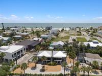 Beach Bungalow 2 by Sun Palace Vacations - B&B Fort Myers Beach