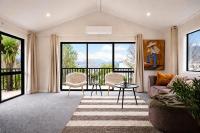 Mountain Lake views 3BR house - Bed and Breakfast Queenstown