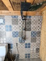 Bedro Wooden Cabin Private Room Shared Bath & Kitchen 30 Sec Beach - B&B Dahab