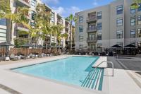 Botanical Escape' Large Balcony Right on Hollywood Blvd Stars - B&B Los Angeles