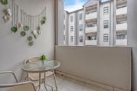 The Amani- Fast WiFi, Pool & Balcony - B&B Midrand