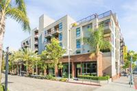 Botanical Escape' Large Balcony Right on Hollywood Blvd Stars - B&B Los Angeles