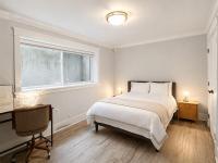 Upper Deer Lake suite with full kitchen - B&B Burnaby