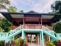 Mangatasik Villa and Cottage - Bed and Breakfast Tanahwangko