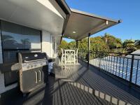 Sage at 80 Cooloola Drive - Rainbow Beach - Bed and Breakfast Rainbow Beach