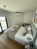 Three-Bedroom Apartment - High Floor
