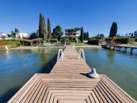 Trilocale Sporting con giardino privato e WiFi - Sunset Beach - Bed and Breakfast Sirmione