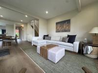 Apartment with Lake View