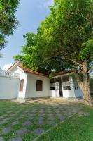 Idda Private Pool Villa with Staff - 80m to Beach - Bed and Breakfast Ahangama