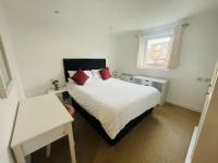 Beach Ocean View Ground Floor Apartment - B&B Llanelli