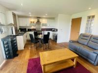 Beach Ocean View Ground Floor Apartment - B&B Llanelli
