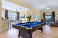 Luxury 4BR Home - Private Pool BBQ - Near Disney - Bed and Breakfast Kissimmee