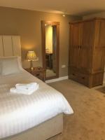 Standard Zimmer mit Kingsize-Bett
