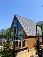 GNDT Cabin with Mountain View & Hot Tub - B&B Khelvach'auri