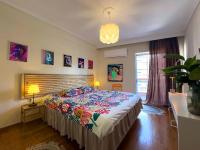 Spacious Artistic Flat With Private Parking - B&B Thessaloniki