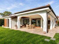 Albarella Family Villa with Private Pool and Garden - B&B Isola Albarella