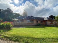 Partridge at Rossie Ochil Estate Cottages with Hot Tub, Perthshire - Chambres d'hôtes Forgandenny