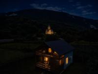 ArtWine Cottage - Bed and Breakfast Ambrolaoeri