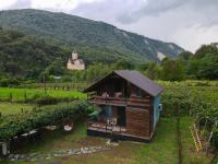 ArtWine Cottage - Bed and Breakfast Ambrolaoeri
