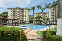 Costa Linda Modern Apto Walk to the Beach Pool AC - B&B Jacó