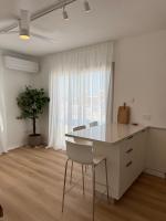 Sunny Kapparis Penthouse - Near Beach - Terrace - Ferienwohnung Paralímni