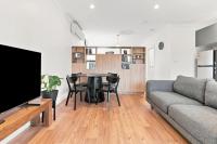 'Barton Studio' - Sleeps 2 Wifi Walk to CBD - B&B Orange