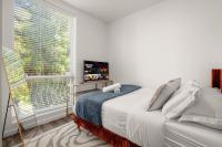 Walk to UT 3BR Sleeps 8 Parking 10 Min DT - B&B Austin