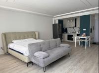 King Bed & Passing Bridge to Shangri-La - B&B Ulan Bator