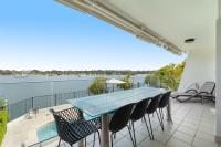 Aqua Linea 3 Noosa Parade 82 - B&B Noosa Heads