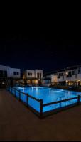 Casa Bleu - Duplex with Shared Pool, Balcony, Terrace and Grill By Lanzarote Vacation Homes - B&B Puerto Calero